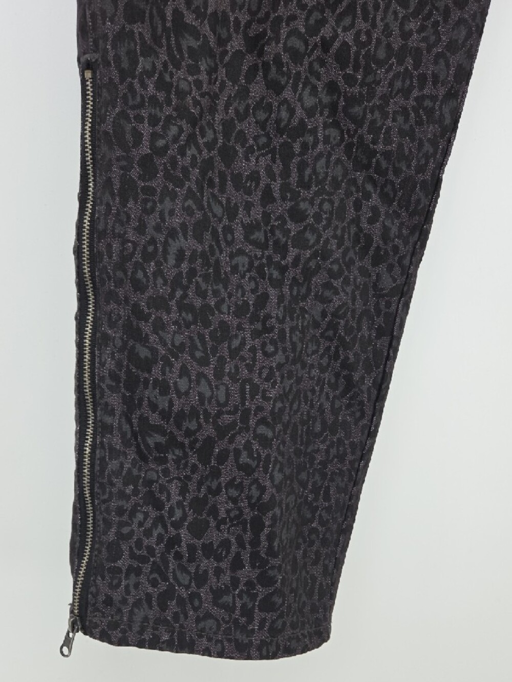 Avenue Jeans Black Leopard Print Pants - Picture 7 of 14